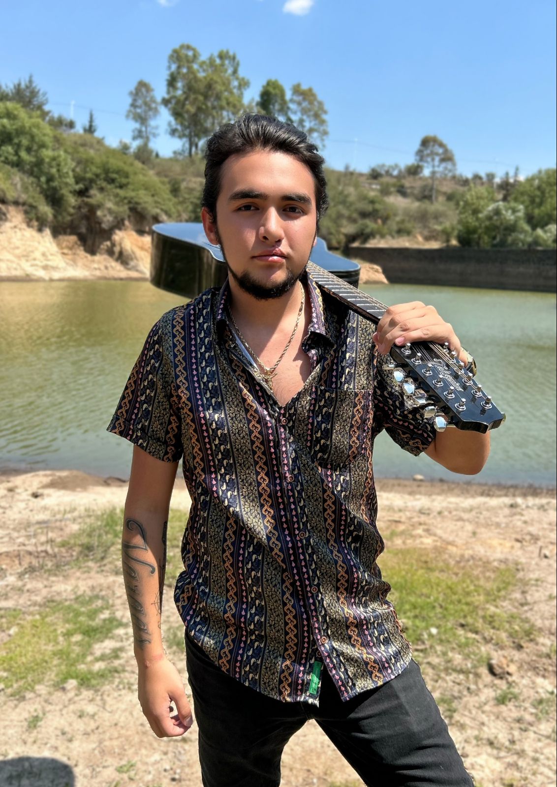 Camisa Satin manga corta.